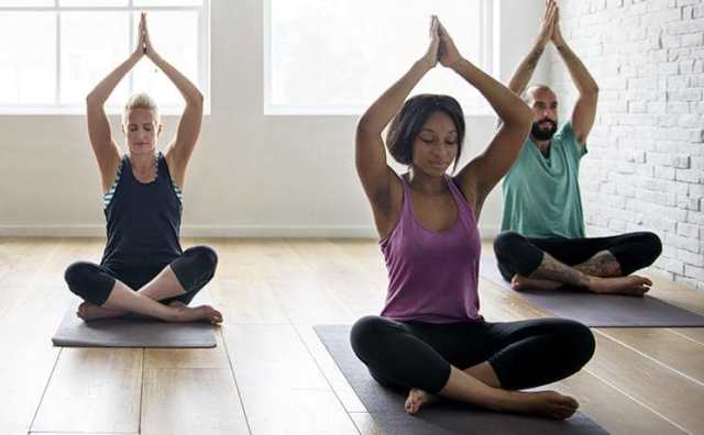 Comment pratiquer le yoga pour être heureux ?