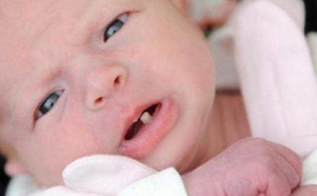 Pourquoi rêver de bébé avec des dents ?