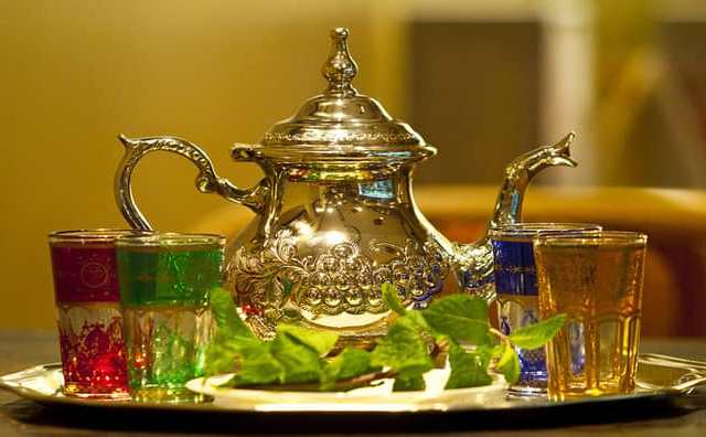 Rêver de thé en Islam : Sens, signification et interprétation