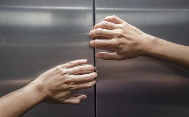 Pourquoi rêver d'être coincé dans un ascenseur ?