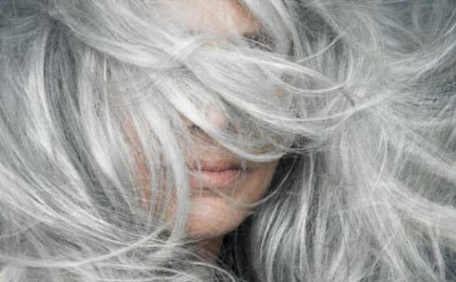 Pourquoi rêver d'avoir des cheveux gris ?