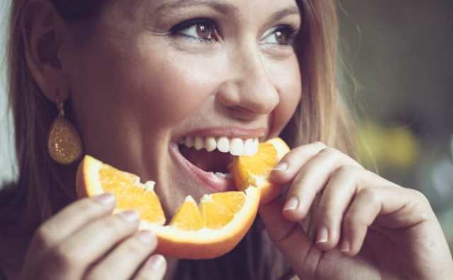 Comment bien interpréter rêver de manger une orange ?
