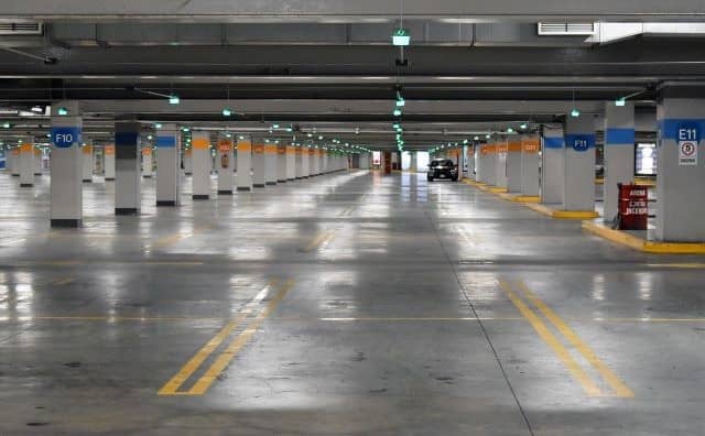 Rêver de parking souterrain : quelles interprétations et significations ?