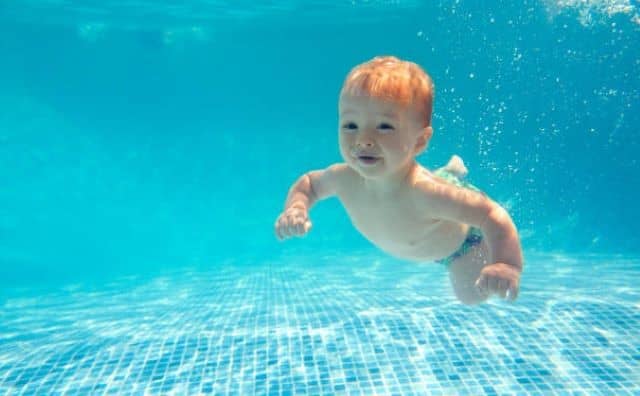 Rêver d'un bébé dans l'eau : quelles interprétations, symbolisme et significations ?