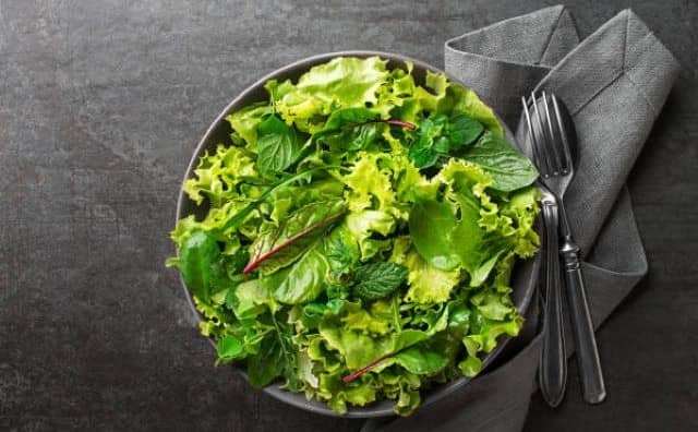 Rêver de salade verte : quelles interprétations, symbolisme et significations ?