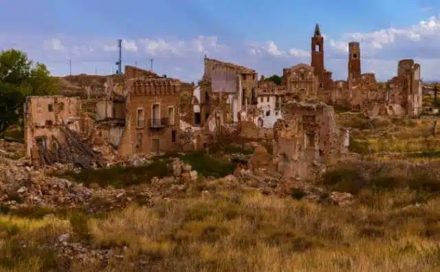 Rêver de villes abandonnées : quelles interprétations, symbolisme et significations ?
